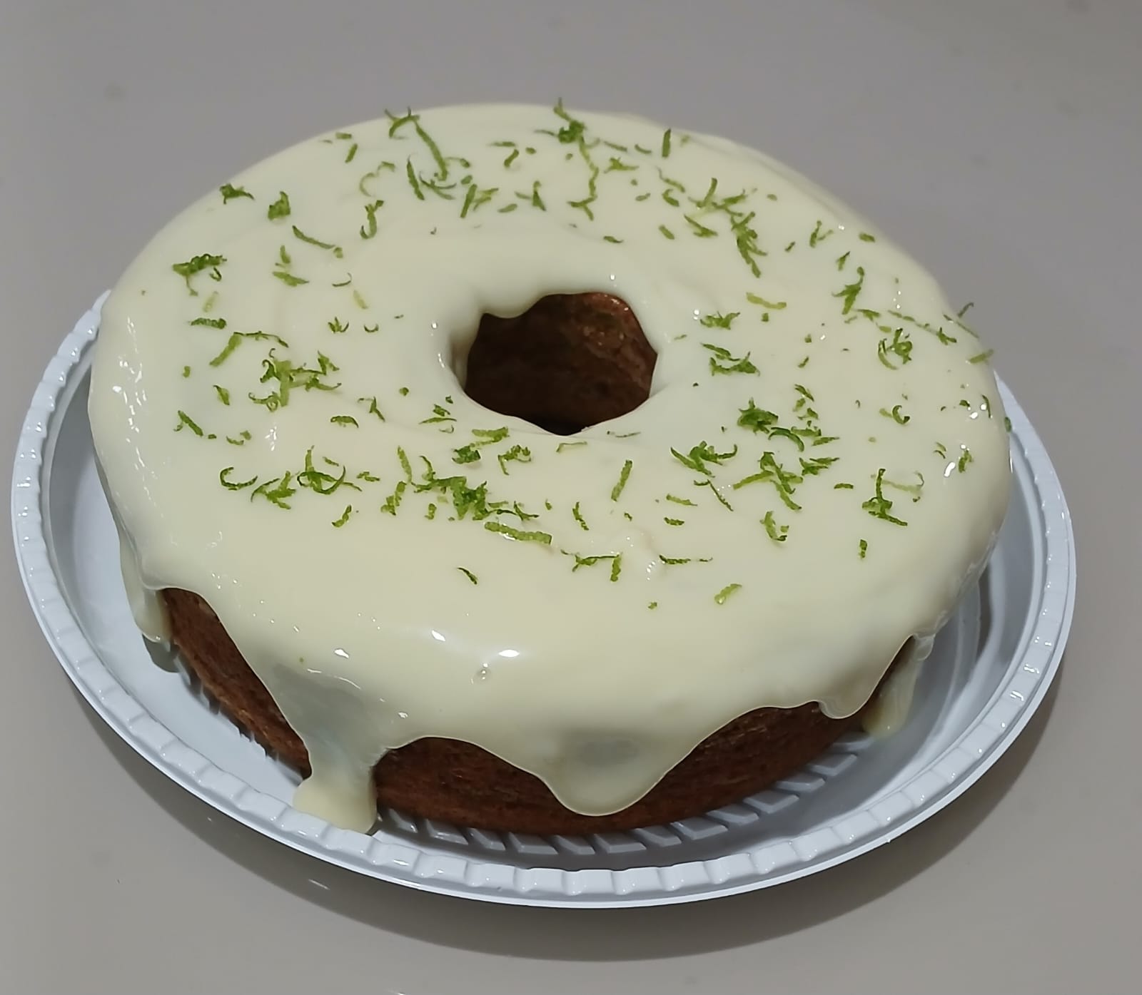 Bolo de Limão com Cobertura